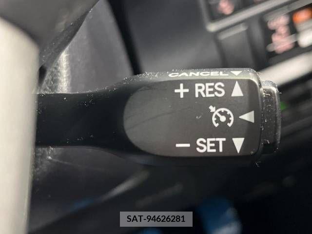 Toyota VOXY 2019-04 289233-7