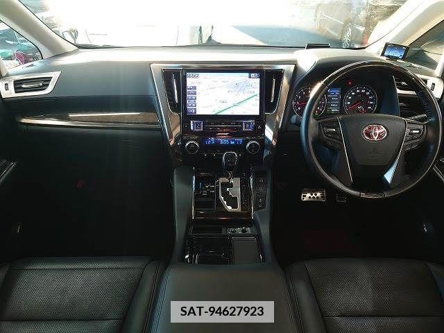 Toyota ALPHARD 2018-04 355433-1