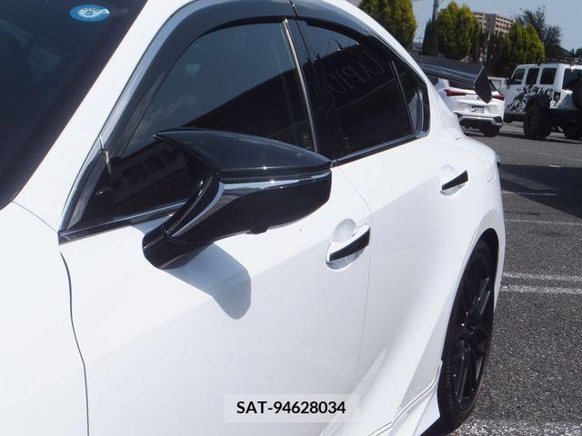 Lexus IS 2021-02 246583-13