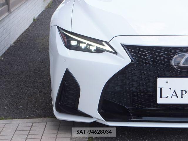 Lexus IS 2021-02 246583-14