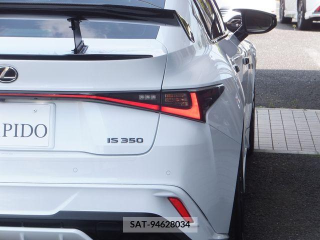 Lexus IS 2021-02 246583-15