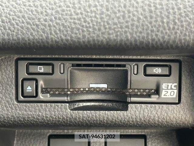 Toyota CROWN 2023-03 333323-6
