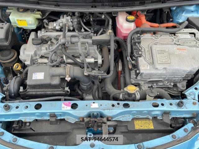 Toyota AQUA 2013-03 292525-18