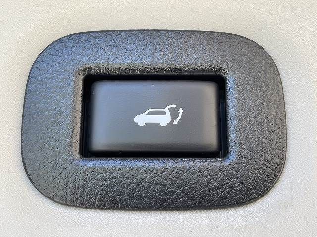 Nissan X-TRAIL 2018-03 8206-4