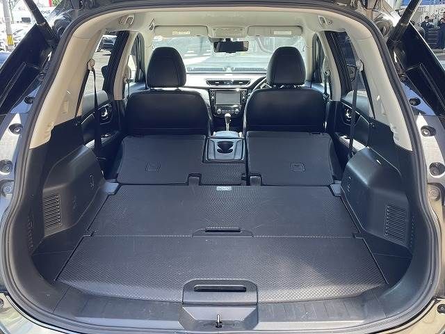Nissan X-TRAIL 2018-03 8206-19