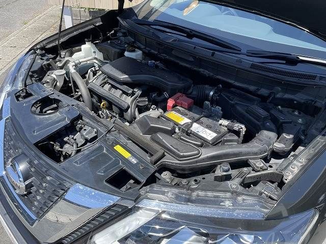 Nissan X-TRAIL 2018-03 8206-13