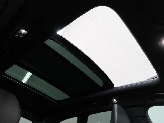 Volvo XC60 2021-02 7963-5