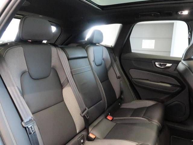Volvo XC60 2021-02 7963-13