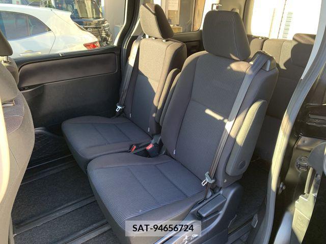 Toyota NOAH 2016-09 206019-5