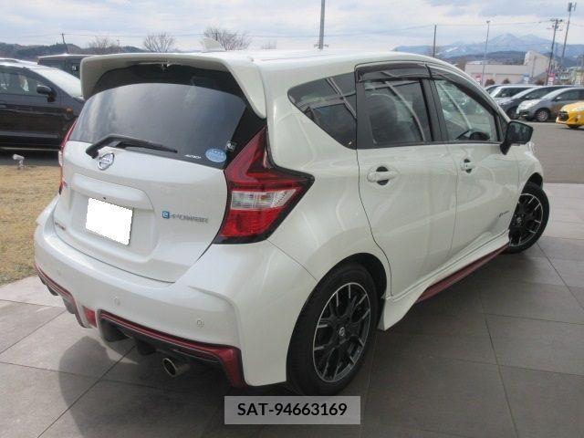 Nissan NOTE 2018-05 279921-1