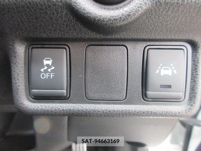 Nissan NOTE 2018-05 279921-17