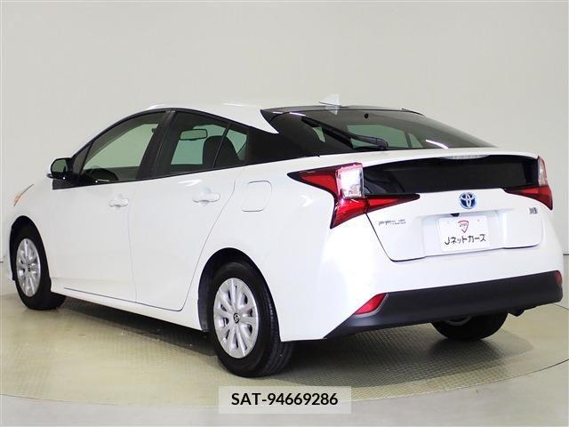 Toyota PRIUS 2022-01 322489-6