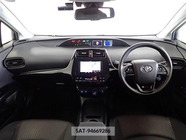 Toyota PRIUS 2022-01 322489-10