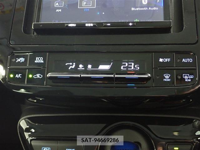 Toyota PRIUS 2022-01 322489-15