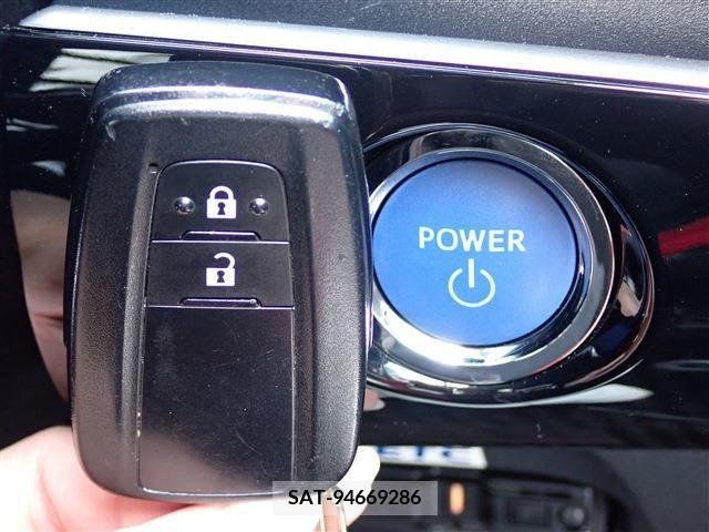 Toyota PRIUS 2022-01 322489-9