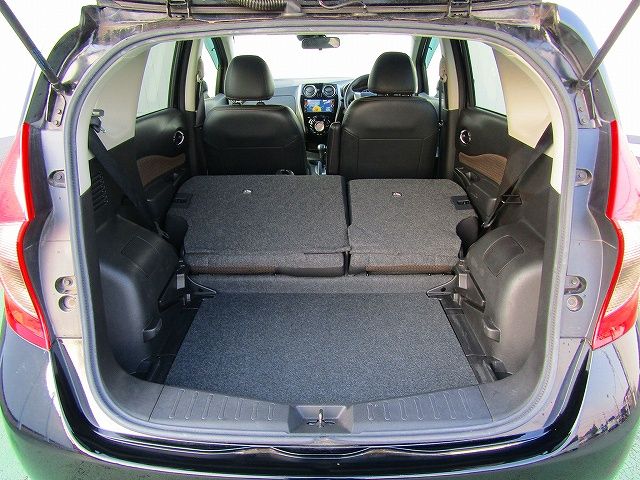 Nissan NOTE 2015-05 8324-21