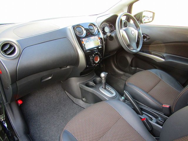 Nissan NOTE 2015-05 8324-24
