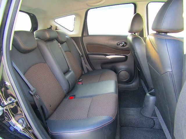 Nissan NOTE 2015-05 8324-3
