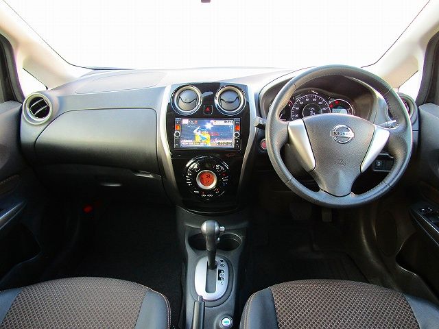 Nissan NOTE 2015-05 8324-1