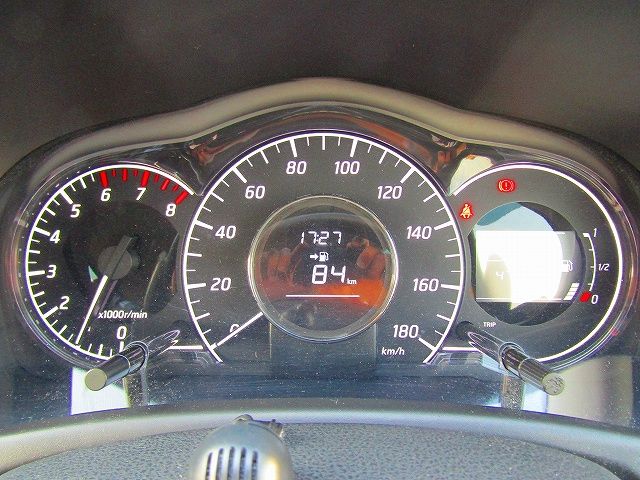 Nissan NOTE 2015-05 8324-7