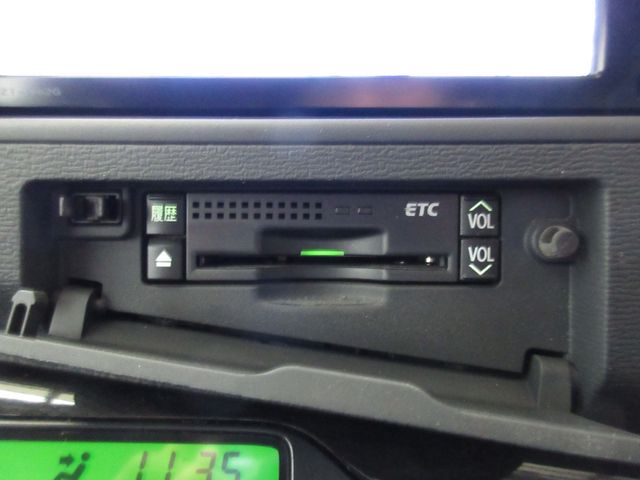 Toyota ISIS 2013-01 25283-22