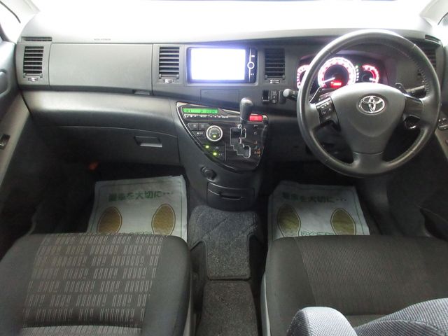 Toyota ISIS 2013-01 25283-16