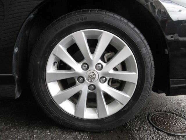 Toyota ISIS 2013-01 25283-4