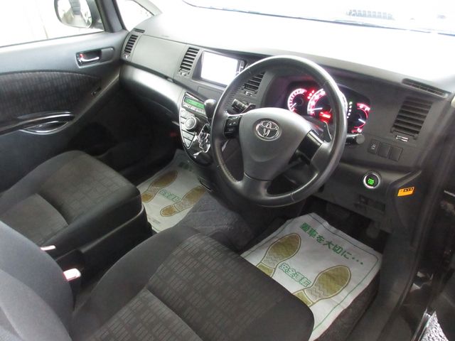 Toyota ISIS 2013-01 25283-6