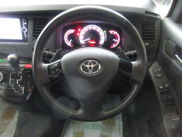 Toyota ISIS 2013-01 25283-17
