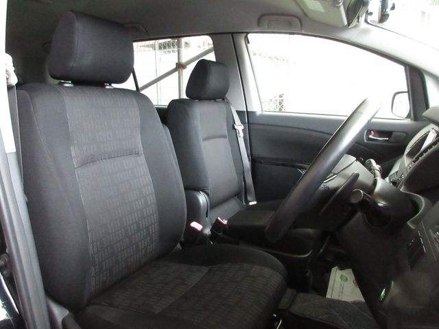 Toyota ISIS 2013-01 25283-5