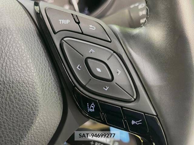 Toyota C-HR 2018-06 263992-5