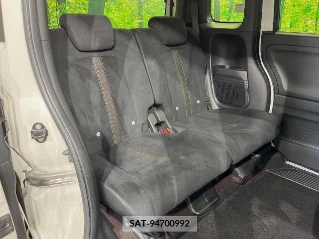 Honda N BOX CUSTOM 2018-01 330754-9