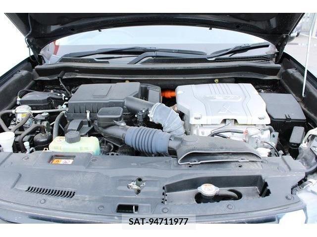 Mitsubishi OUTLANDER PHEV 2016-07 303562-18