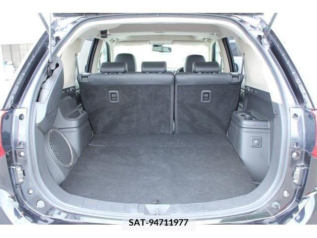 Mitsubishi OUTLANDER PHEV 2016-07 303562-17