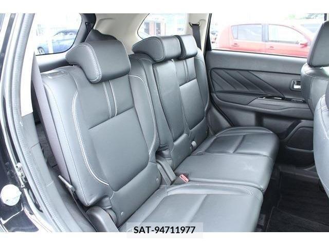 Mitsubishi OUTLANDER PHEV 2016-07 303562-14