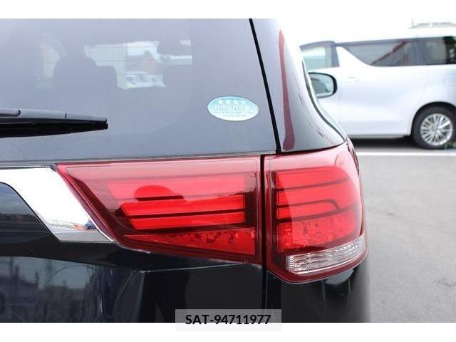 Mitsubishi OUTLANDER PHEV 2016-07 303562-12