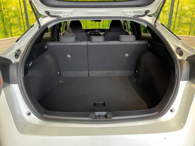 Toyota PRIUS 2016-12 10211-10