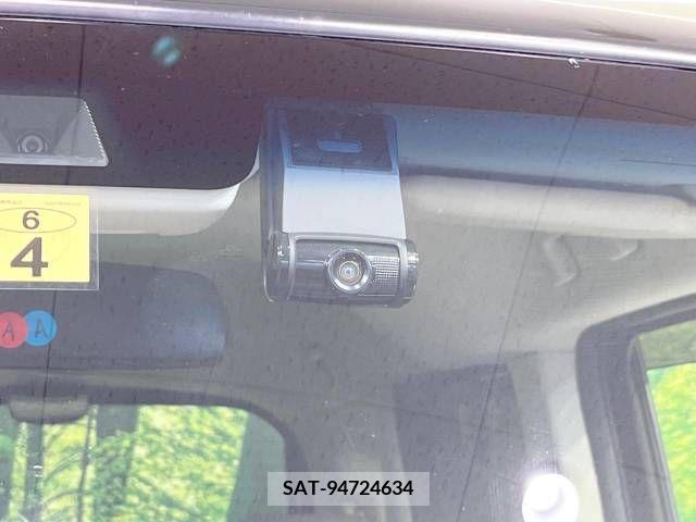 Honda N BOX 2021-04 212952-4