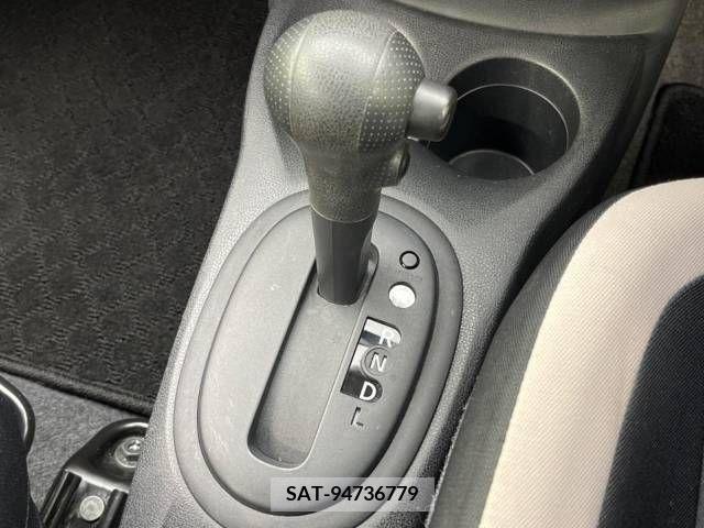 Nissan NOTE 2018-06 302434-19