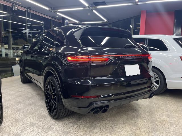 Porsche CAYENNE 2019-02 19277-2