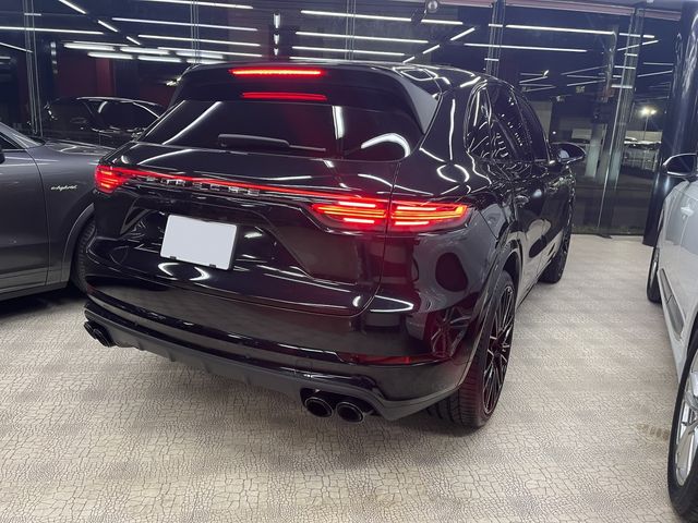 Porsche CAYENNE 2019-02 19277-4