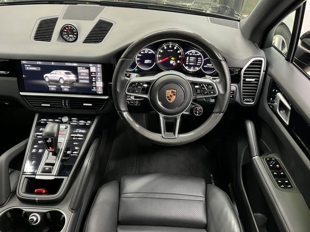 Porsche CAYENNE 2019-02 19277-1
