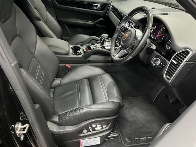 Porsche CAYENNE 2019-02 19277-5