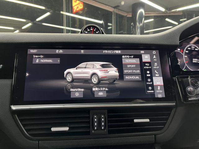 Porsche CAYENNE 2019-02 19277-9