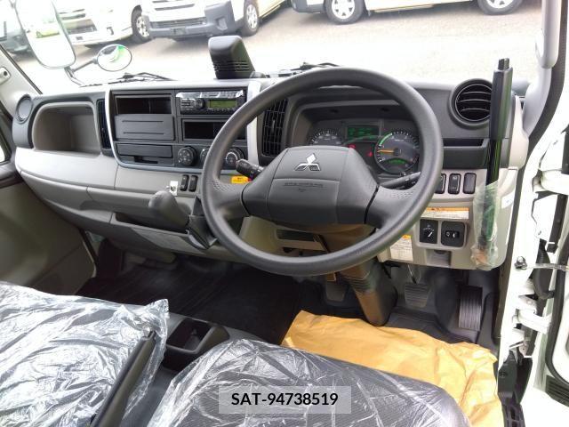 Mitsubishi CANTER 2023-10 294478-8