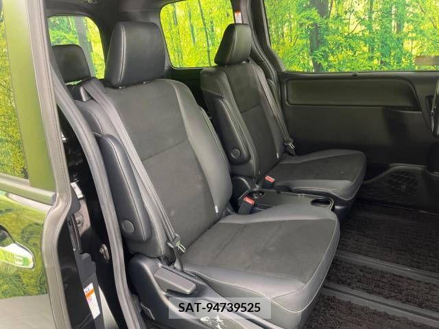 Toyota NOAH 2020-03 336522-9