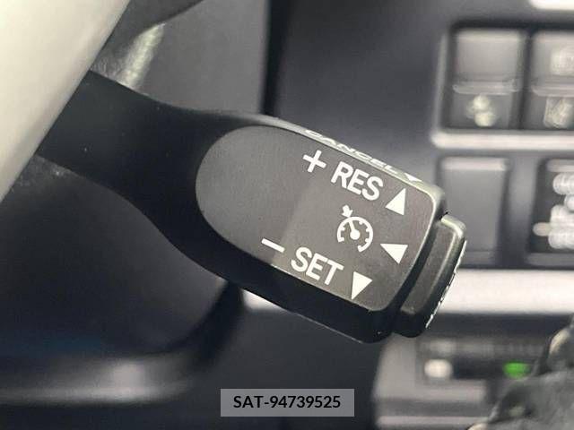Toyota NOAH 2020-03 336522-6