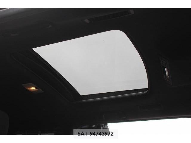 Toyota VOXY 2018-05 213840-2