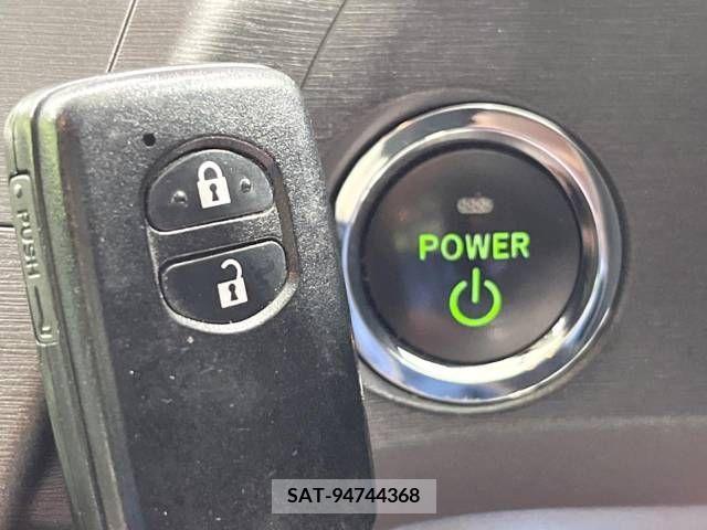 Toyota PRIUS 2011-11 322019-6