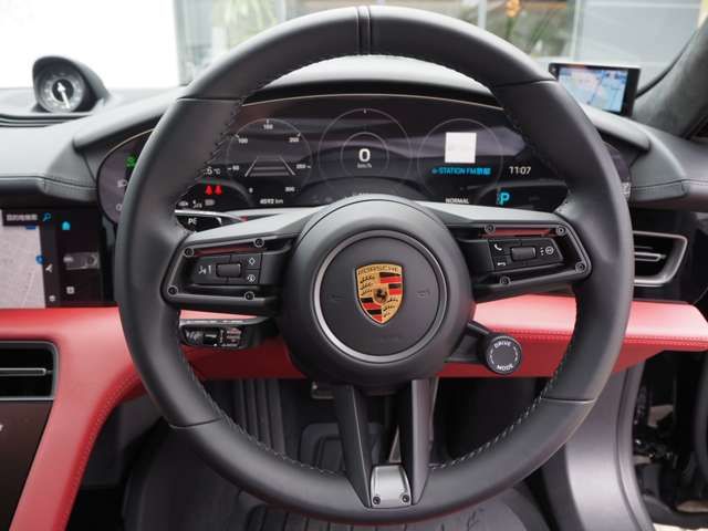 Porsche Taycan 2021-06 187120-8
